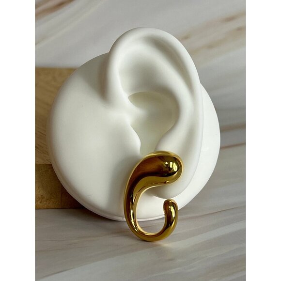 Lili Bold Gold-Tone Geometric Thick Earrings - Stainless Steel, Hypoallergenic - Picture 5 of 6